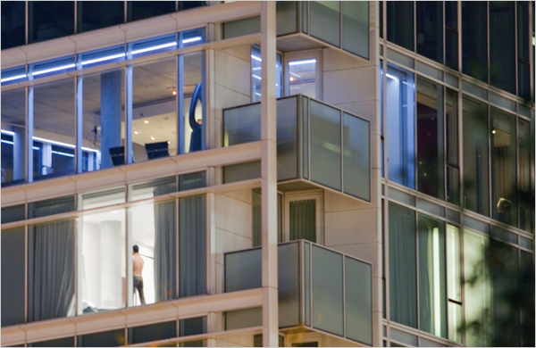 Richard Meier apartments in Manhattan, a glass-walled condo building
